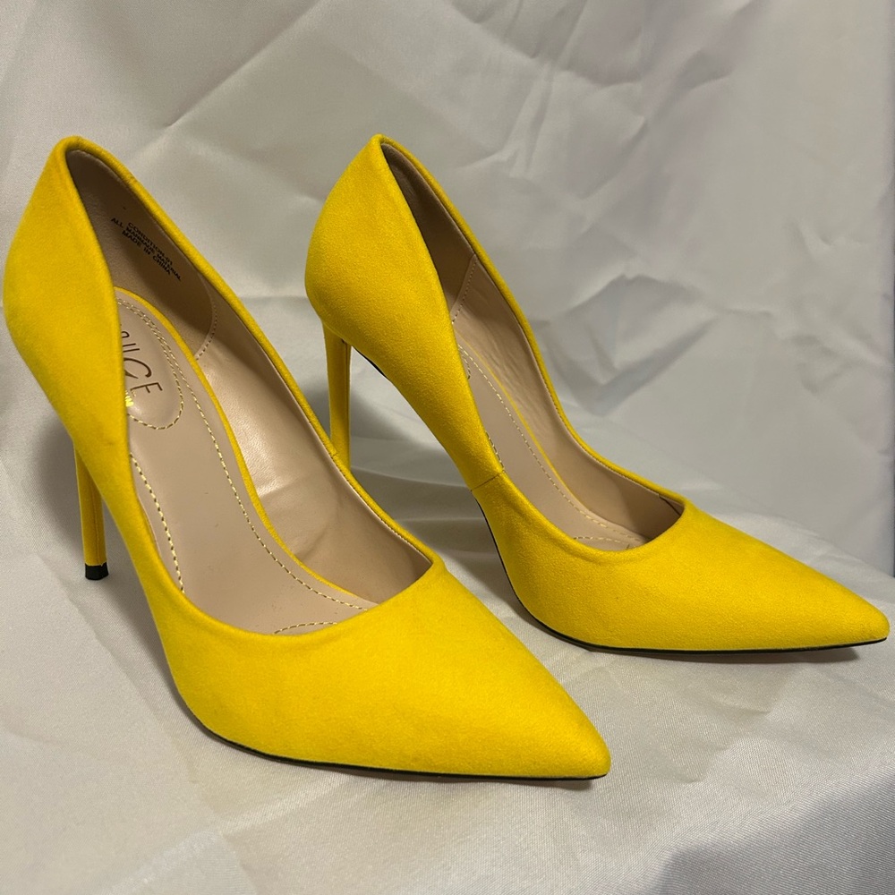 Vibrant Yellow Women's Pumps